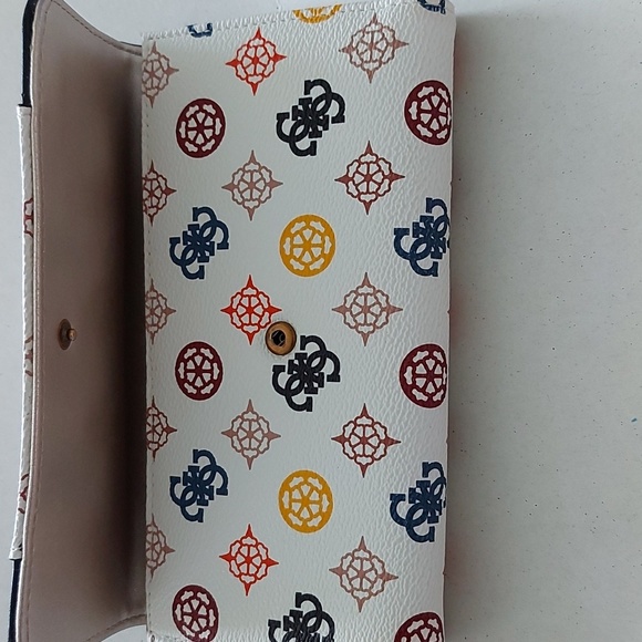 Guess White Muti Noelle Clutch - Picture 6 of 7